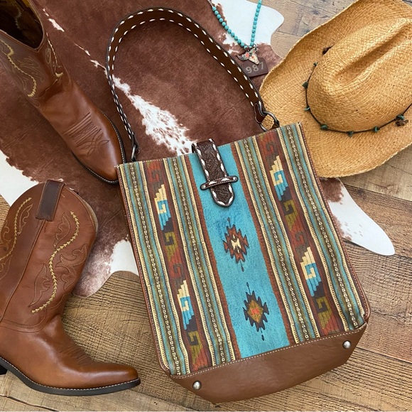 Nocona Shoulder Bag with Southwestern Design, Concealed Carry - Picture 1 of 12